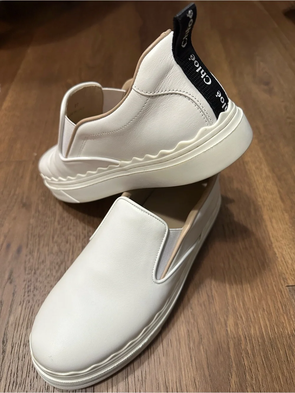 CHLOÉ LAUREN LEATHER SLIP ON SNEAKERS Women's Size 7 US/ 37 EU